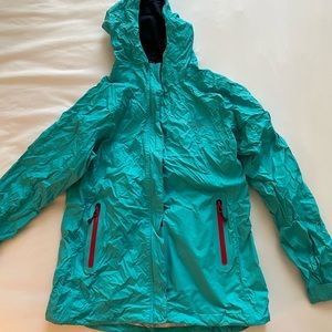 Vineyard Vines Stow-and-Go Rainjacket
